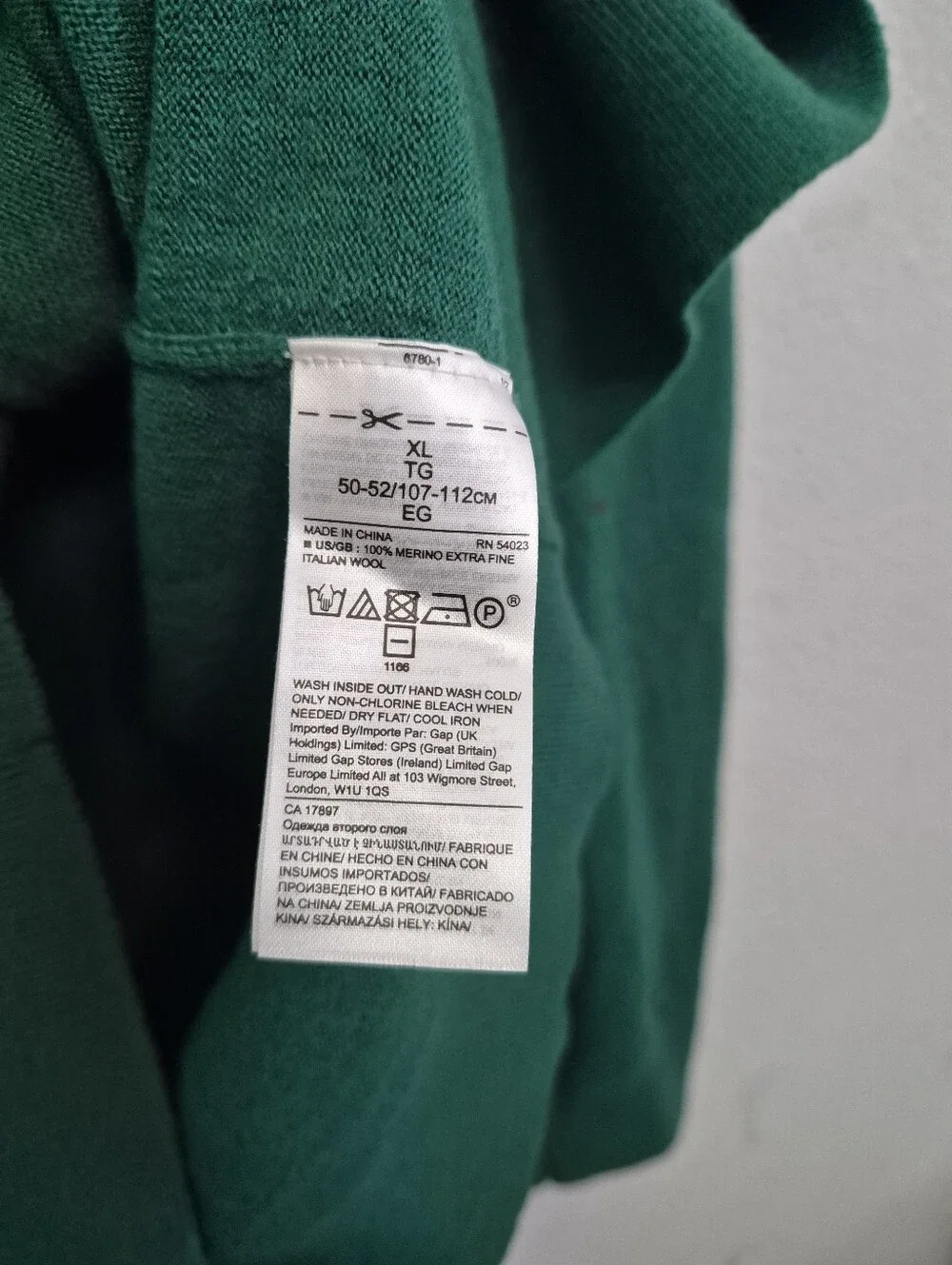 Banana Republic crew neck